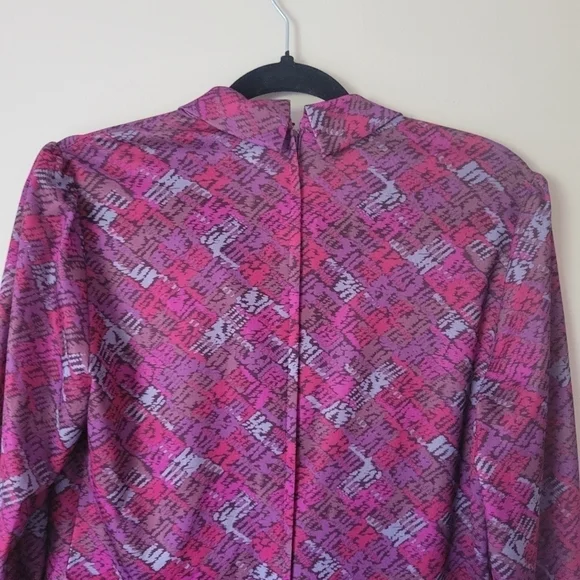 Vintage 70s pink and purple print day dress with bow tie neckline - Picture 4 of 9